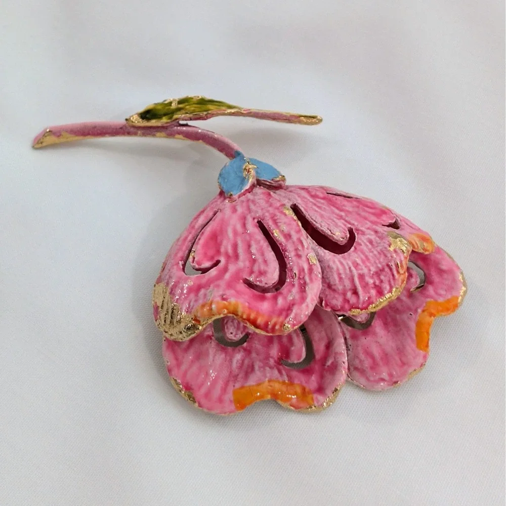 Vintage Signed ART Enamel Flower Brooch Pin Arthur Pepper Gold Tone 3" x 2" - Picture 4 of 9